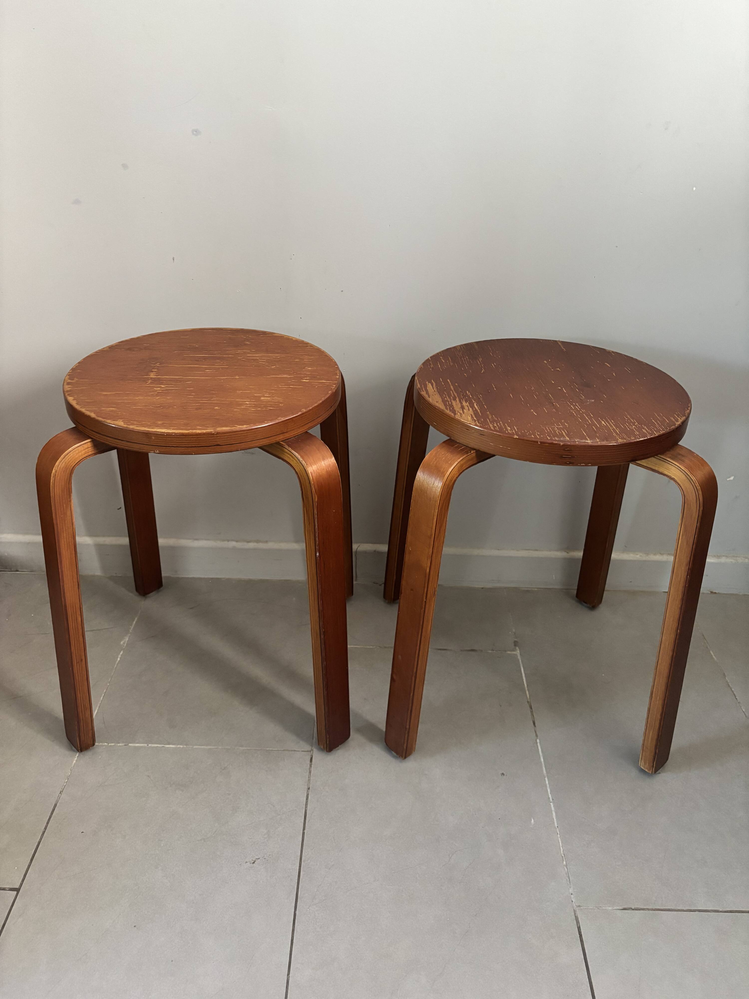 Pair of Artek stools model E60 (rare version with 4 legs), Alvar Aalto