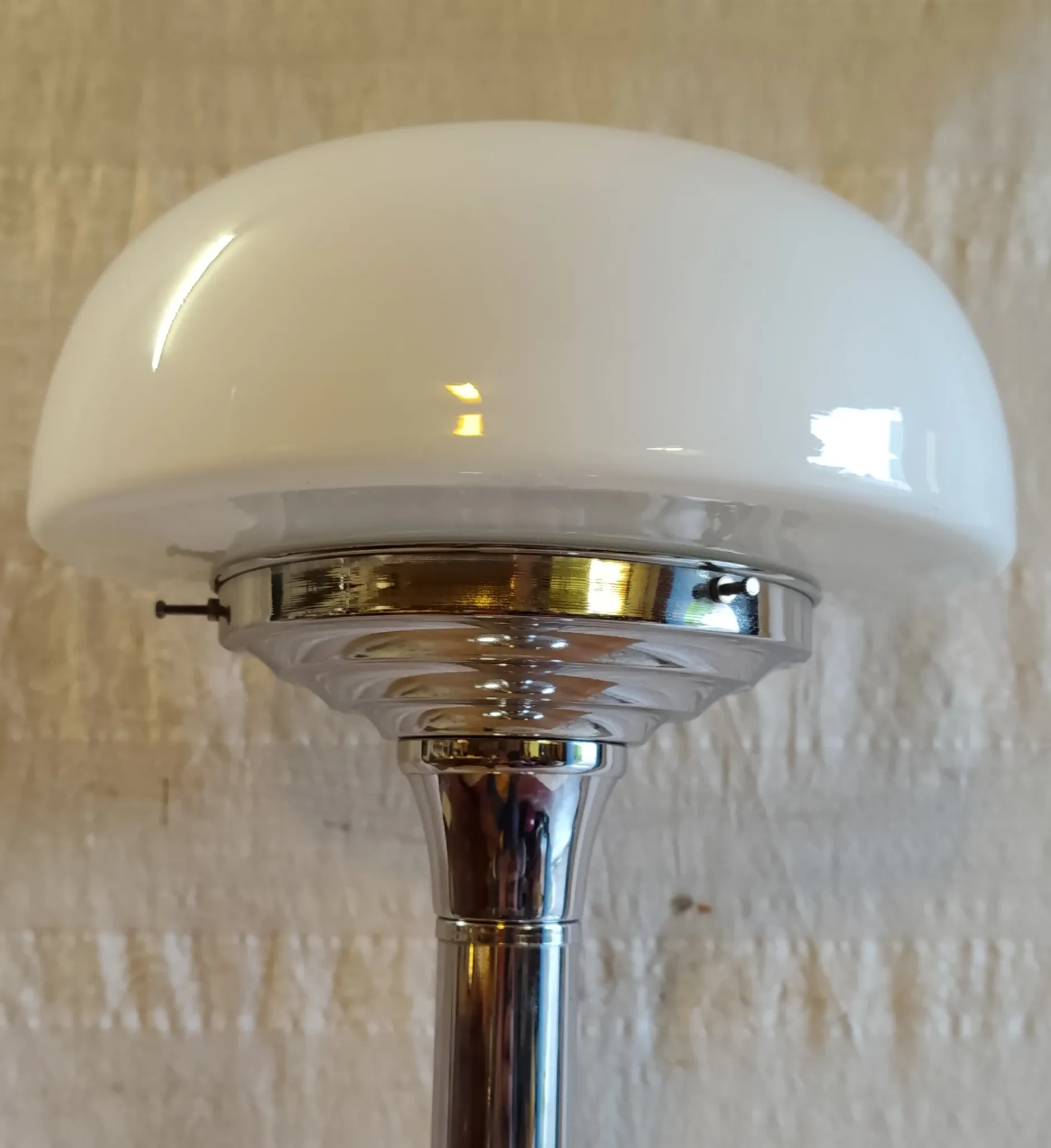 Table lamp in Bauhaus style with chrome metal and opaline globe - mid 20th century.