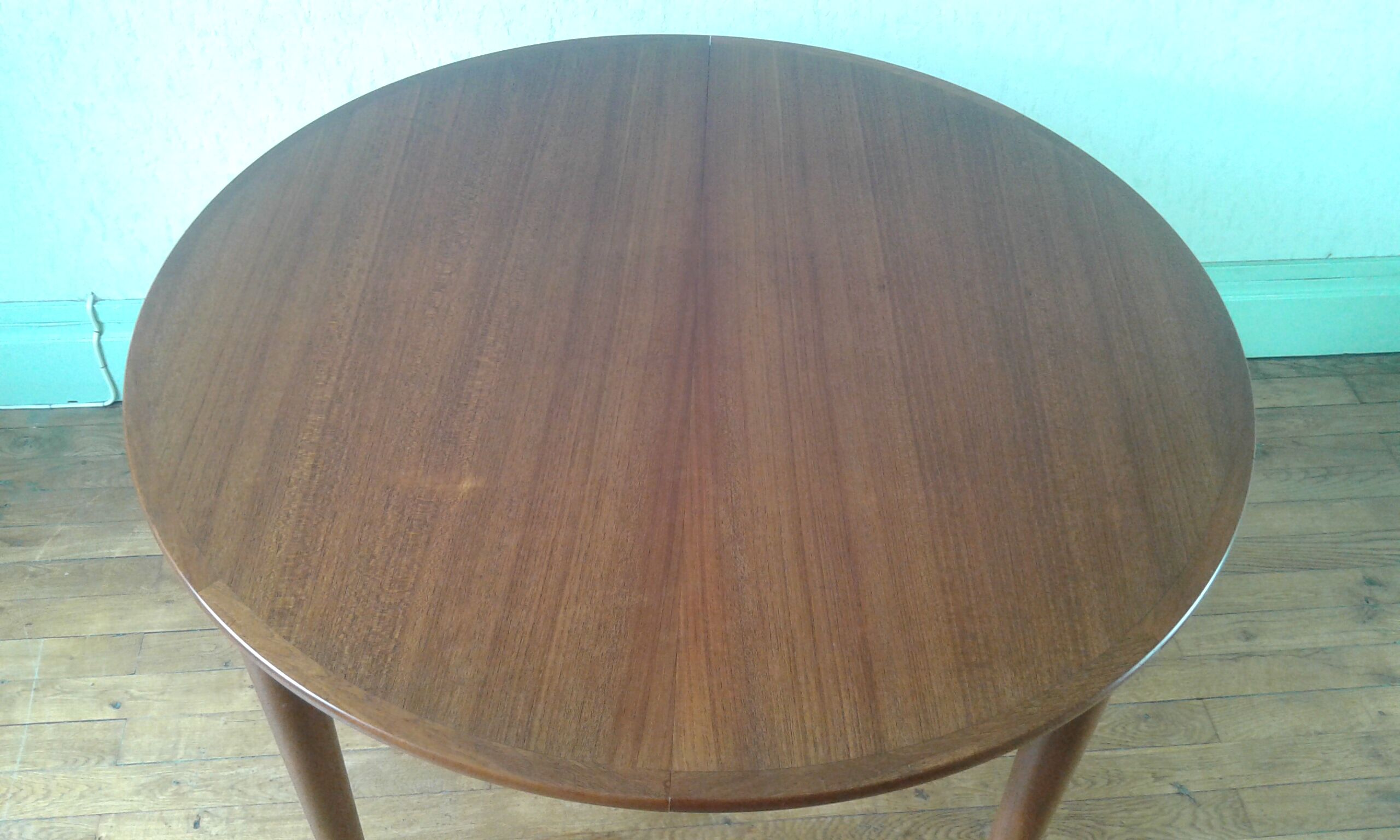 Scandinavian table teak up to 10 people