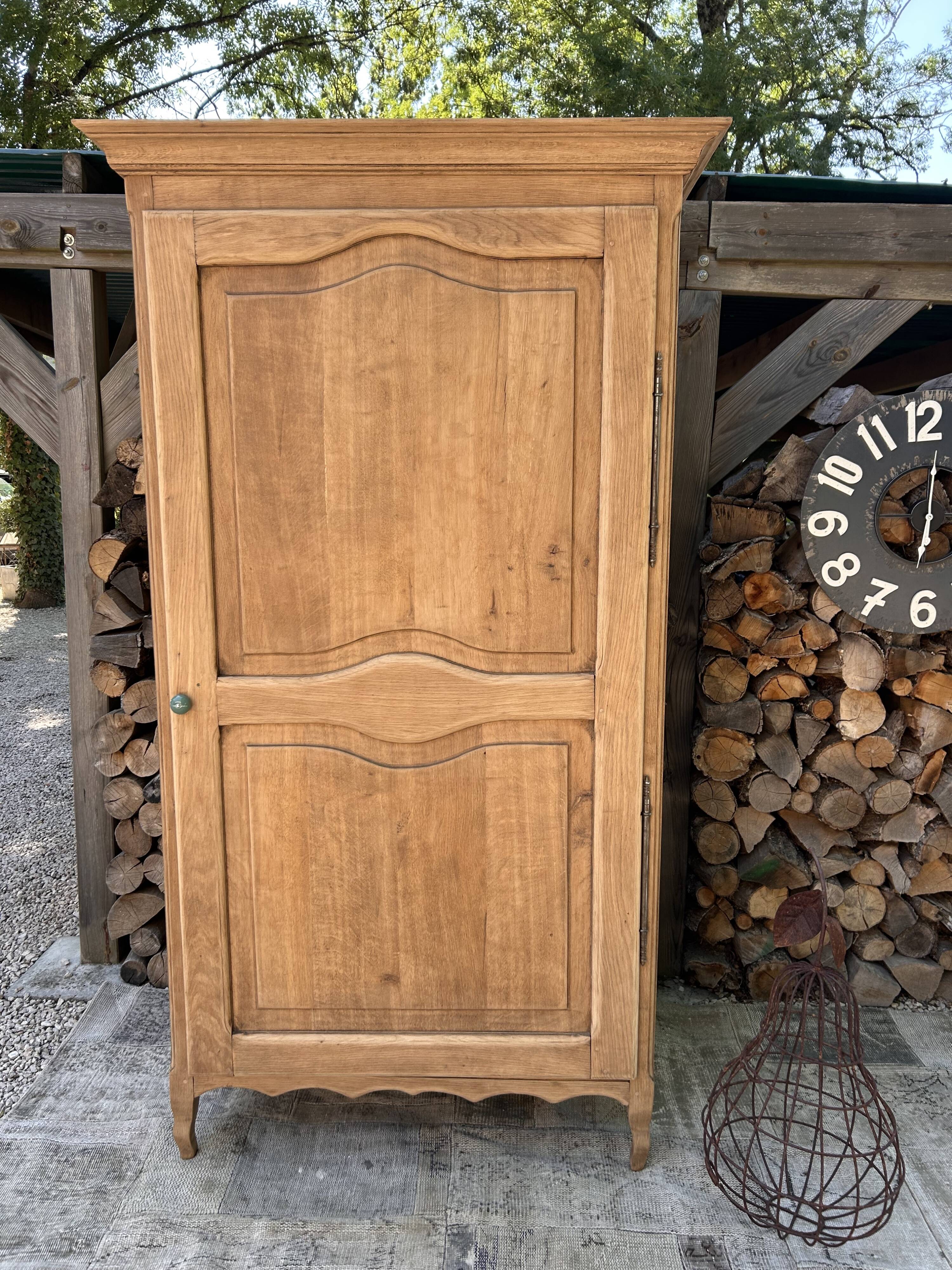 Renovated solid oak bonnet maker