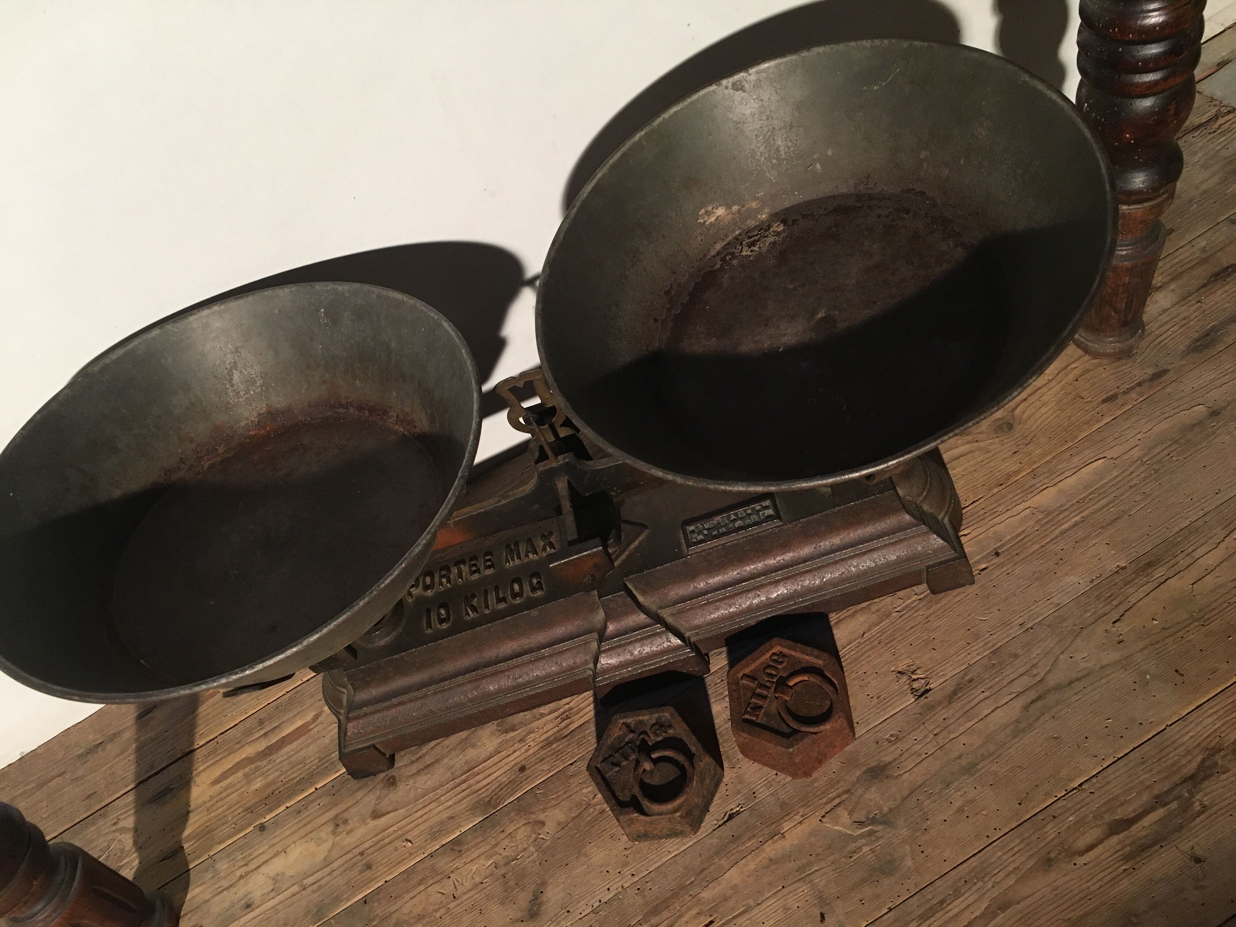 Cast iron merchant balance