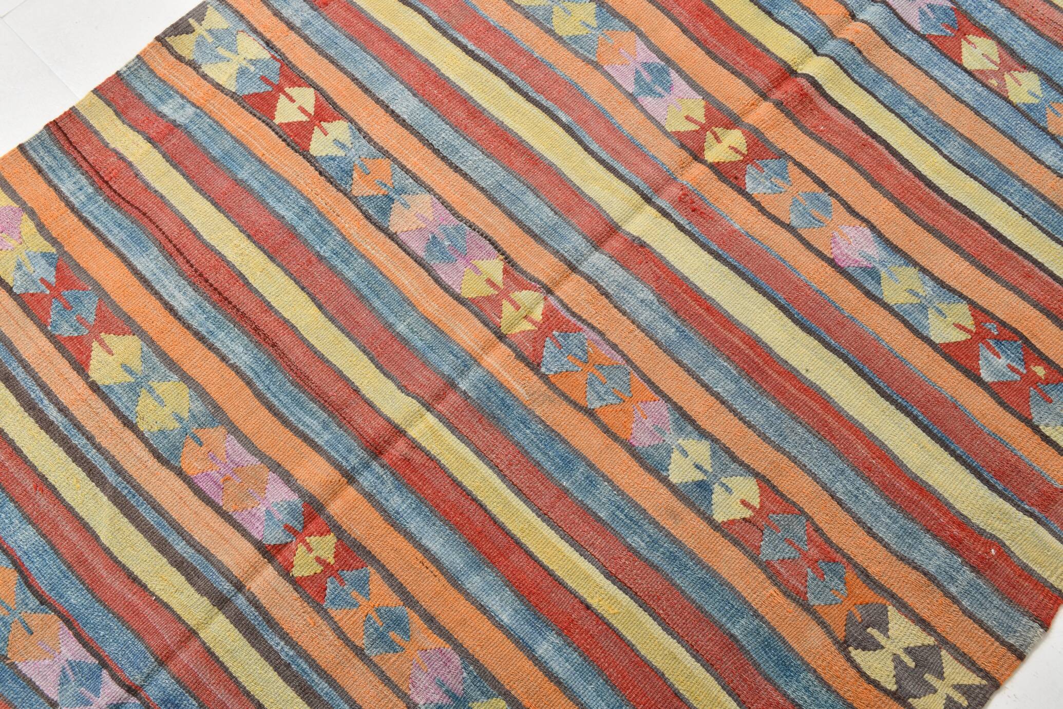 4x7 Handmade Wool Turkish Vintage Kilim Rug, 136x201Cm SK 32979