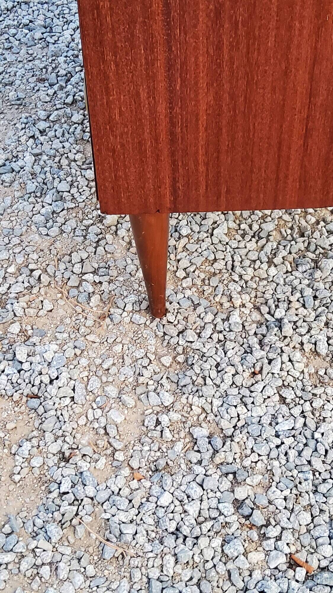 Vintage mahogany chest of drawers from the 60s conical feet 4 drawers