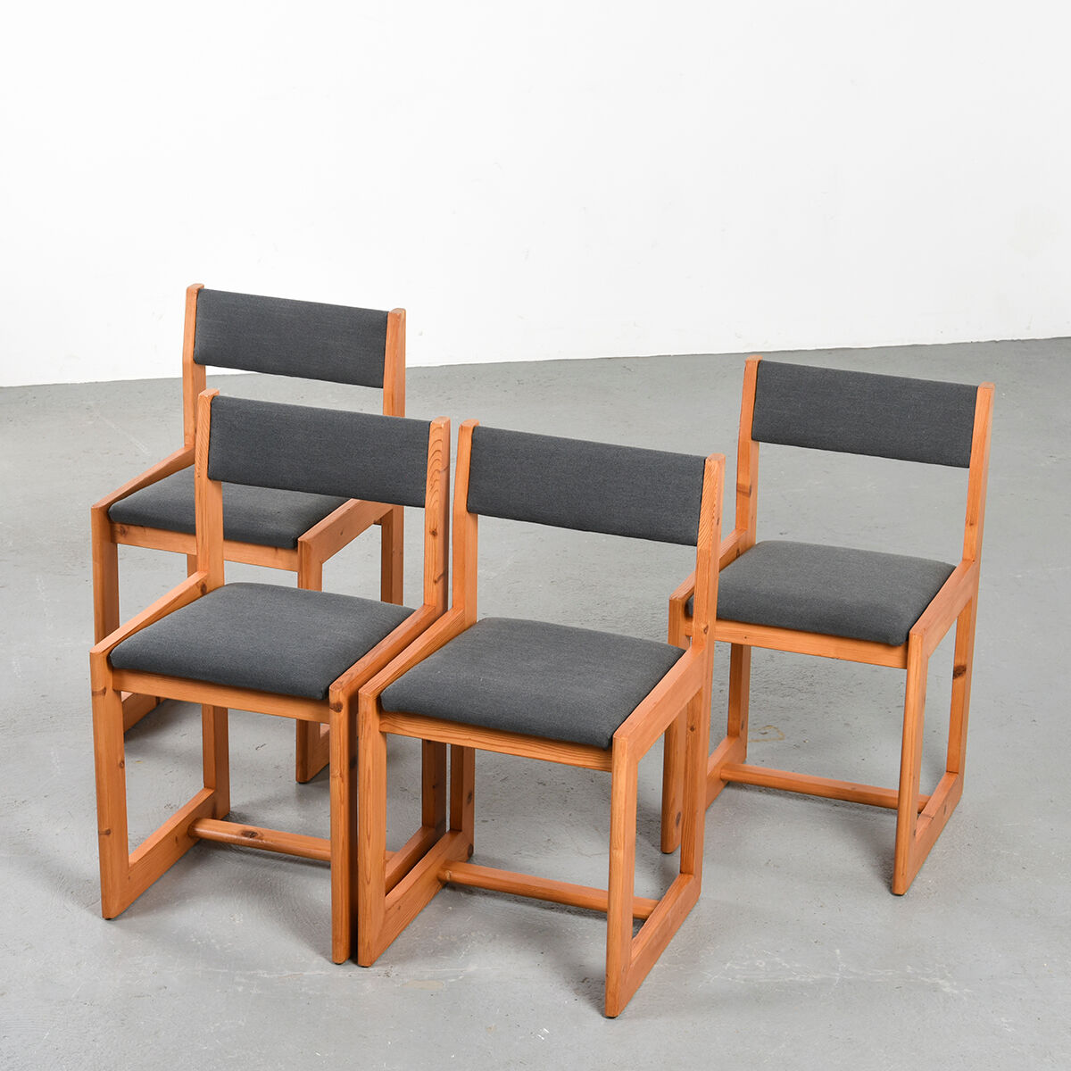 4 chaises par André Sornay