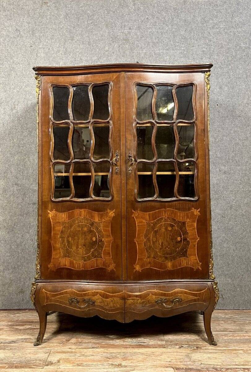 Louis XV style curved bookcase in precious wood marquetry