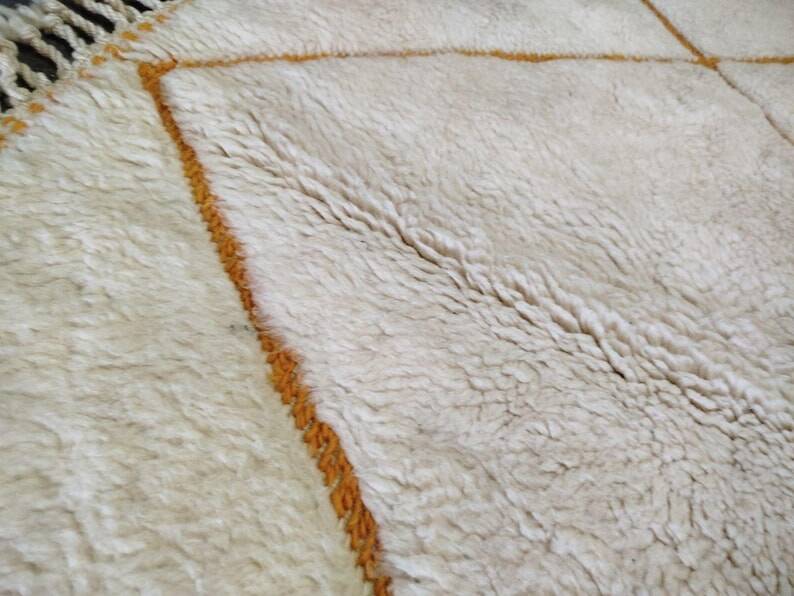 Handmade wool rug, size 150 x 250 cm