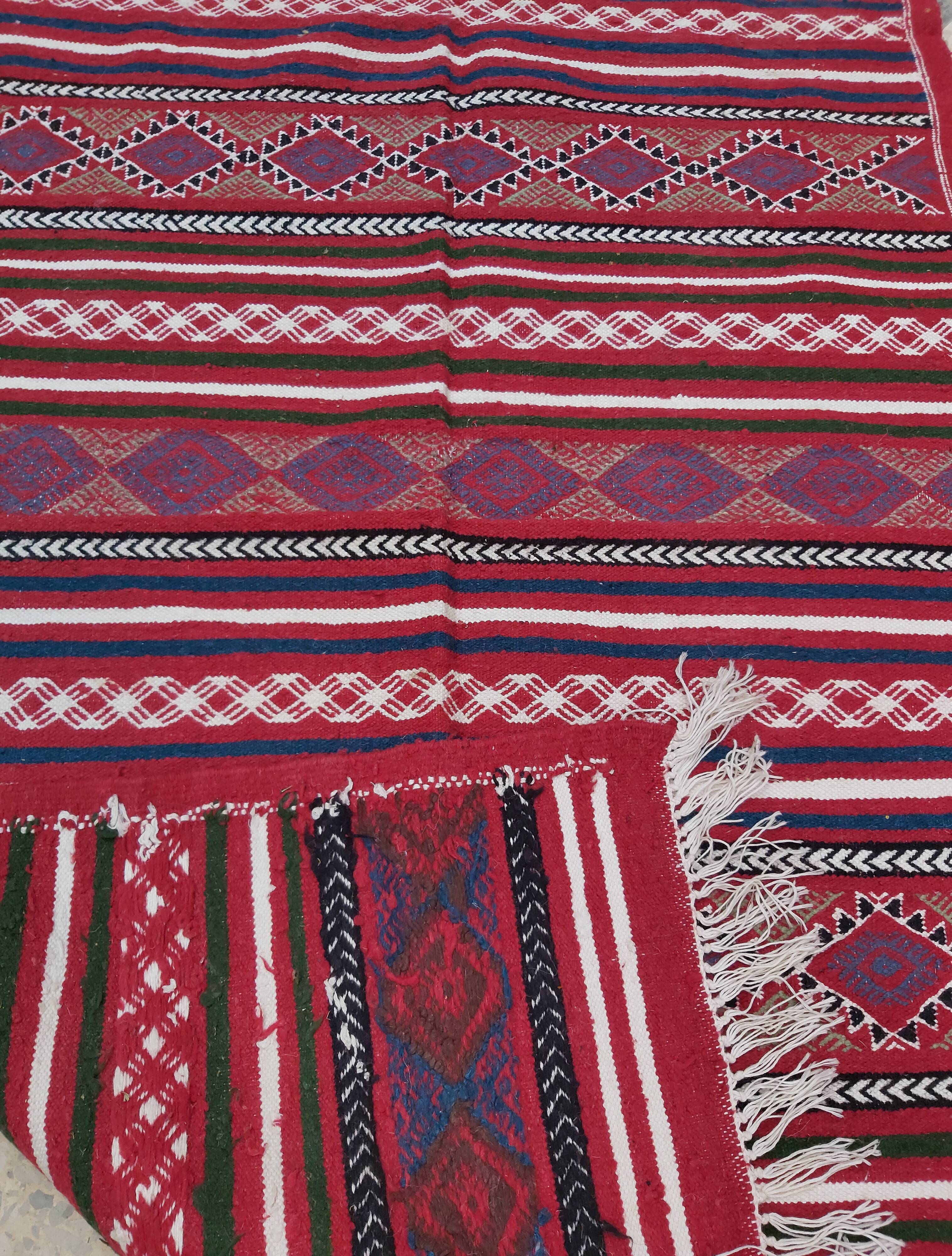 Traditional handmade red carpet   100x190cm