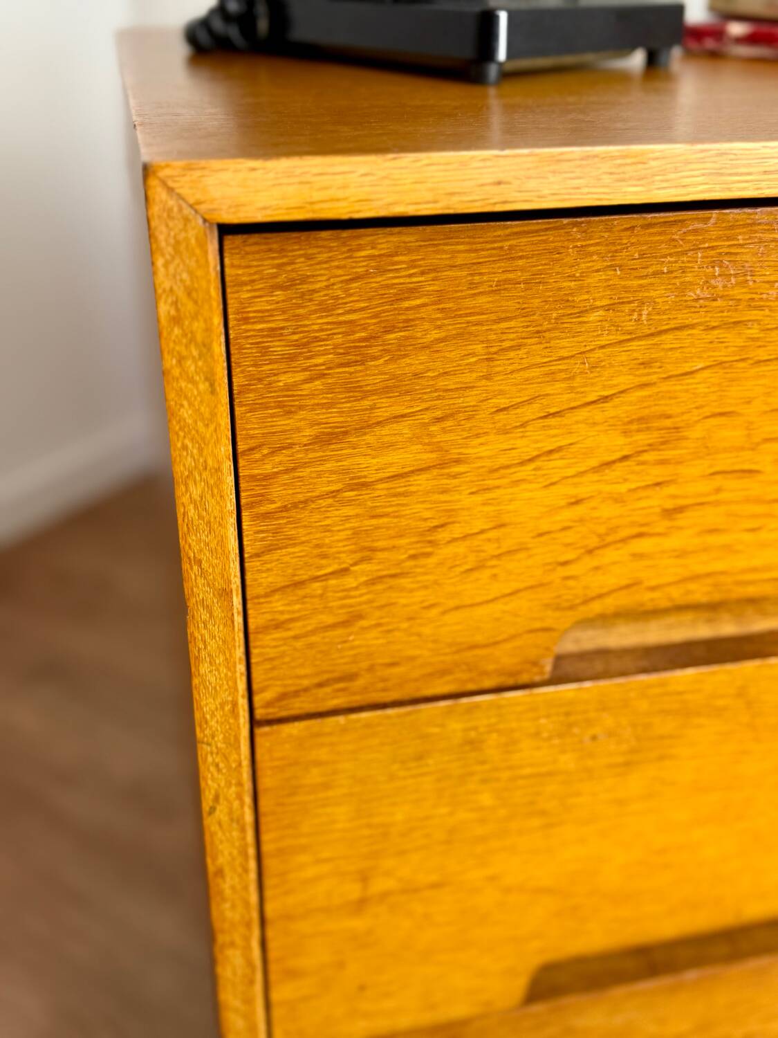 STAG English chest of drawers