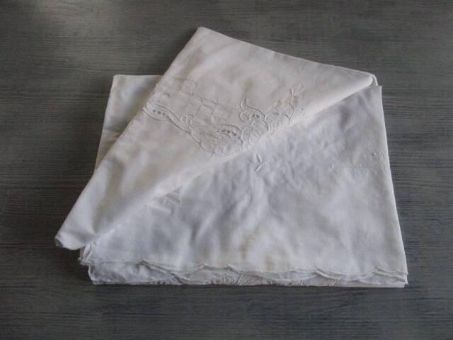 Old embroidered tablecloth 245x160cm