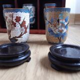 Cups cloisonné flower motifs (12) in its wooden shelf