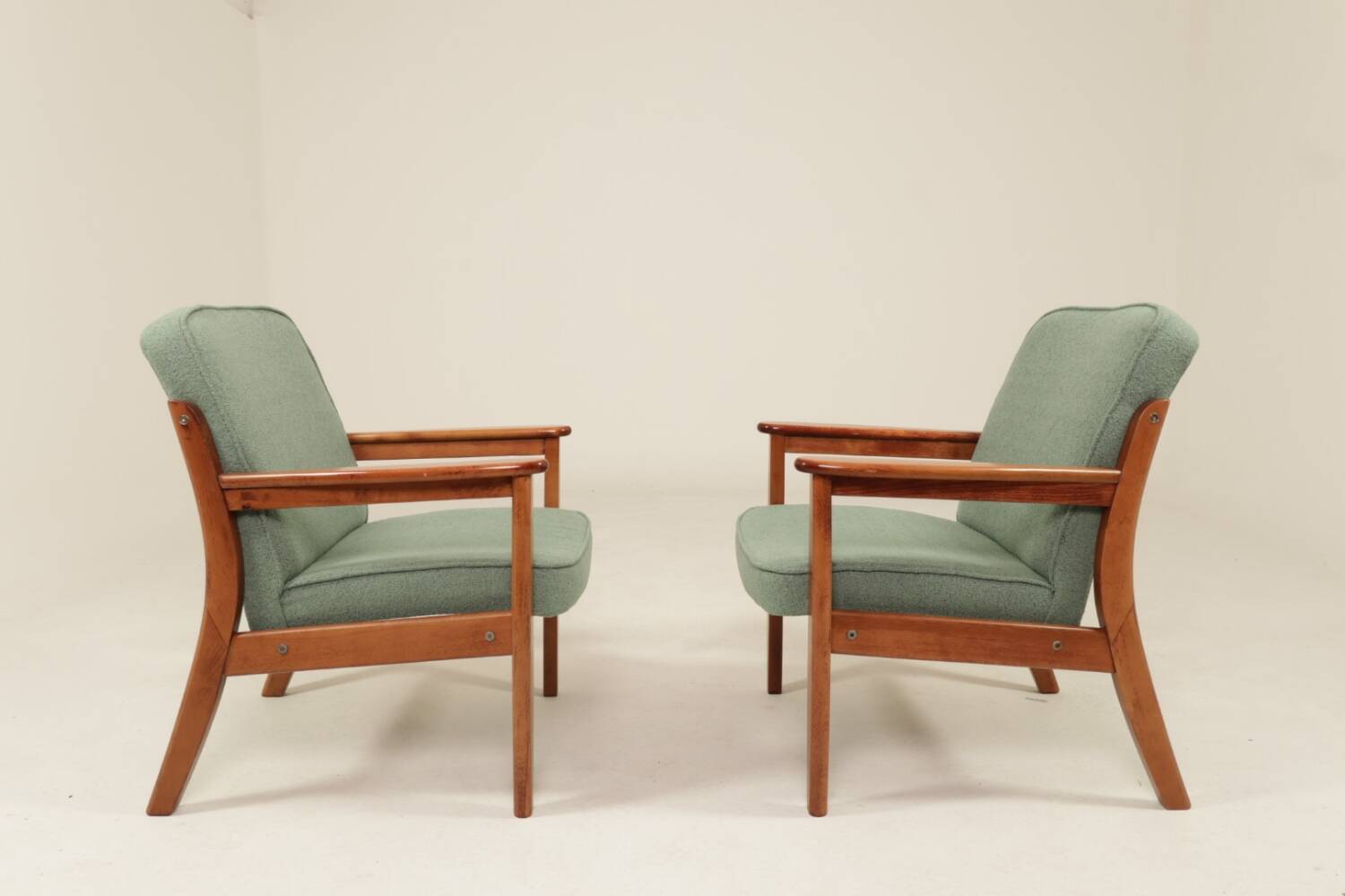 Pair de fauteuil le vert menthe l'année 1970