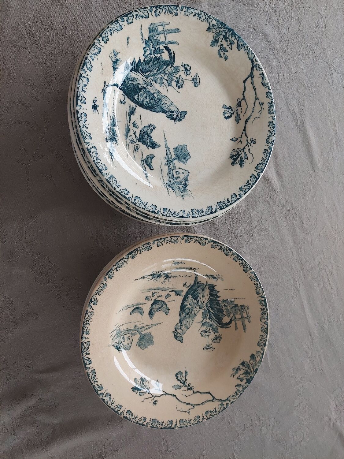 Terre de Fer Gien model Coqs set