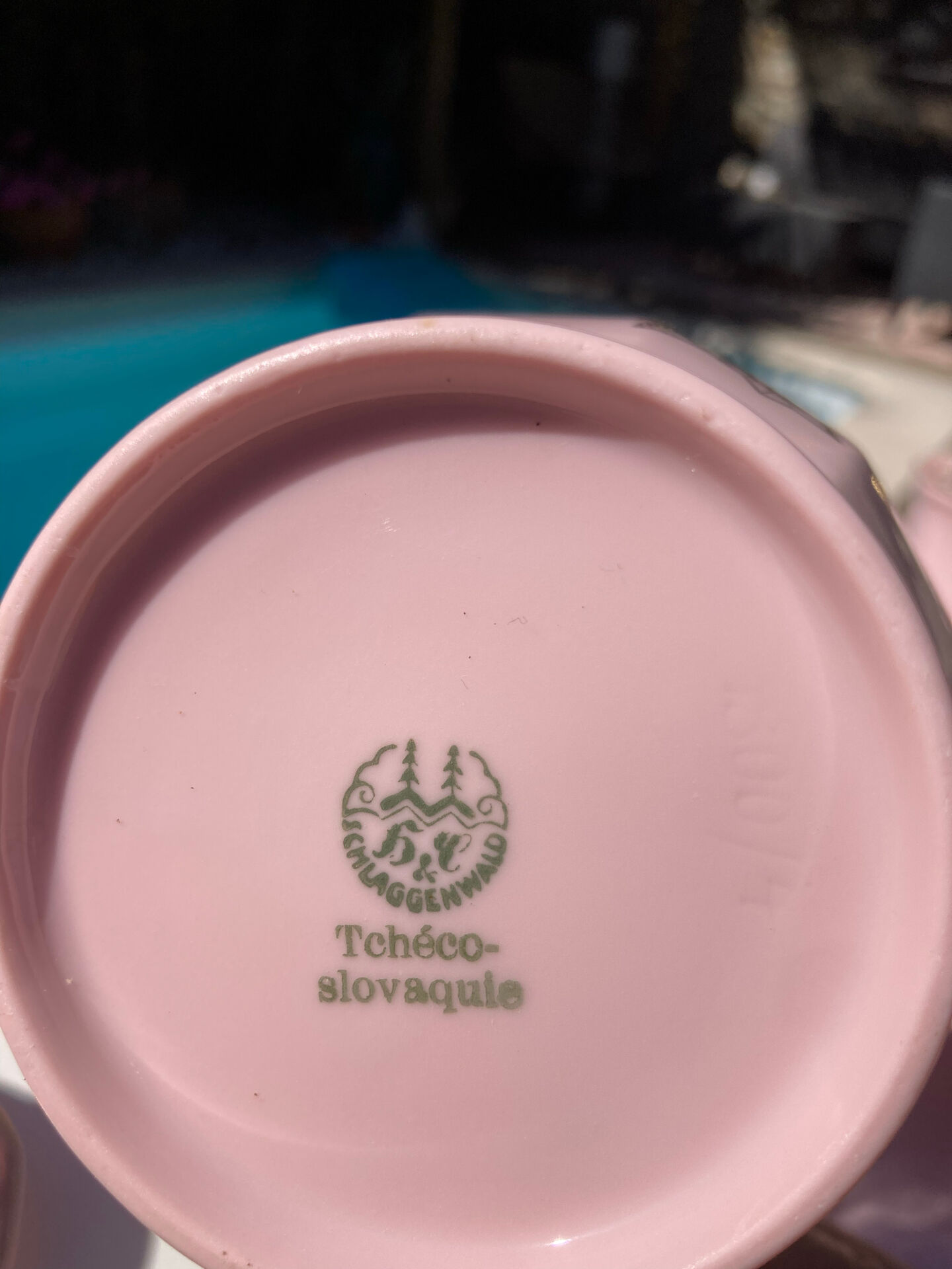 Magnificent service in art deco pastel pink porcelain.