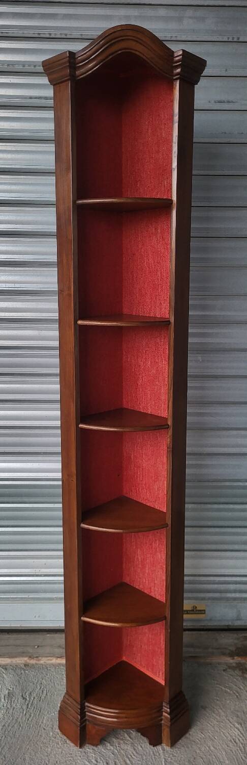 Authentic antique corner shelf unit in solid wood.