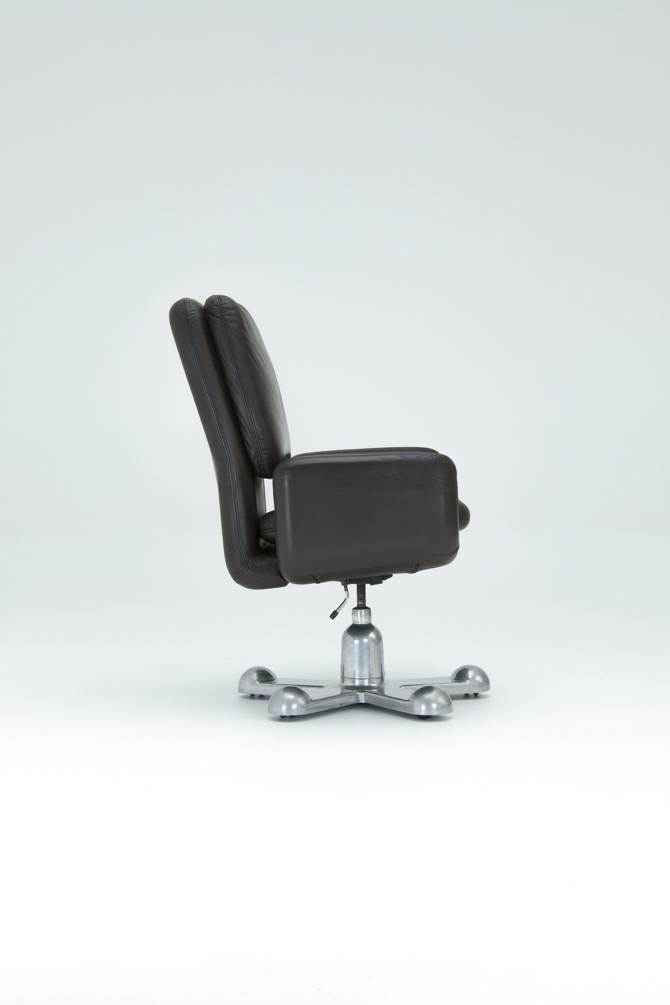Chaise de bureau pivotante - Perry King et Santiago Miranda