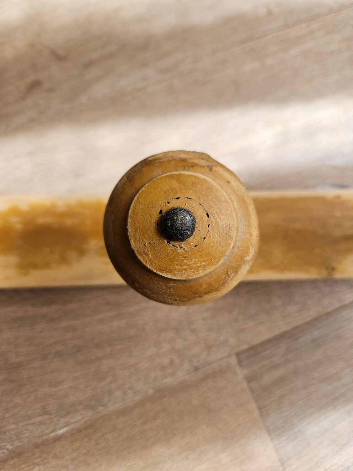 3-spoke turned wooden hook