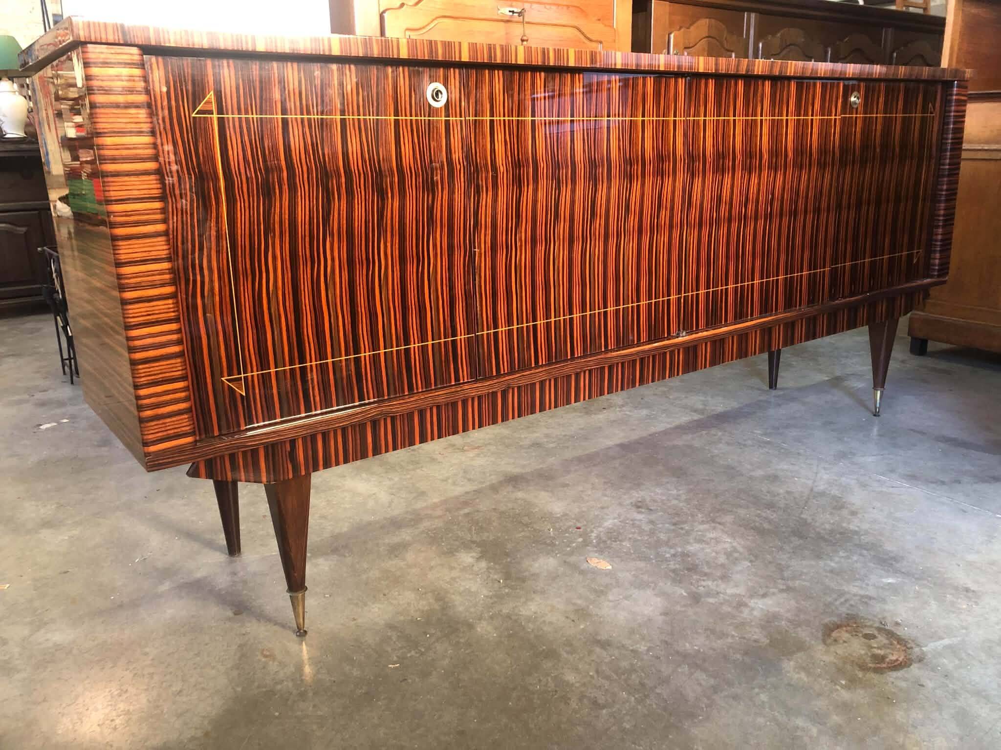 Enfilade in Macassar from the 1940s-50s in Art Deco style.