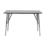 Table industrielle avec les jambes extensibles