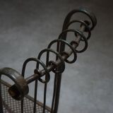Chaise acier oxydé modèle unique style fin 19ème siècle