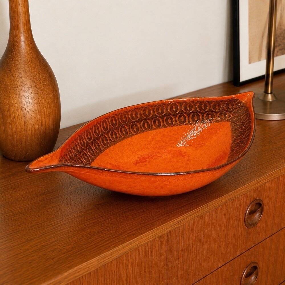 Large Italian modernist ceramic bowl from the 60s/70s.