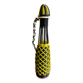 Scoubidou glass bottle