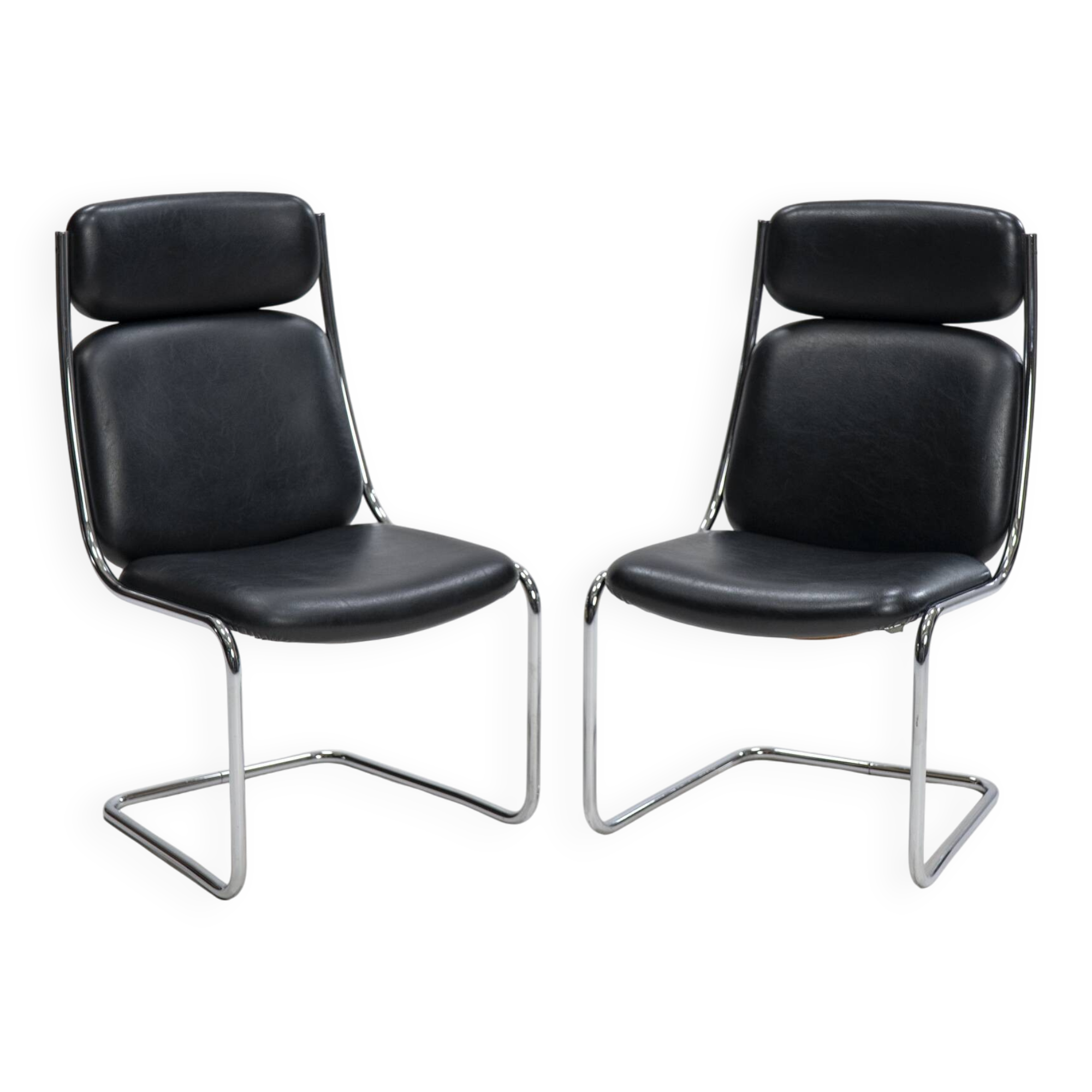 Paire de chaises cantilever en cuir par Mauser Werke Waldeck, Allemagne de l'Ouest, 19