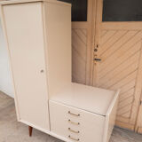 Asymmetrical cabinet