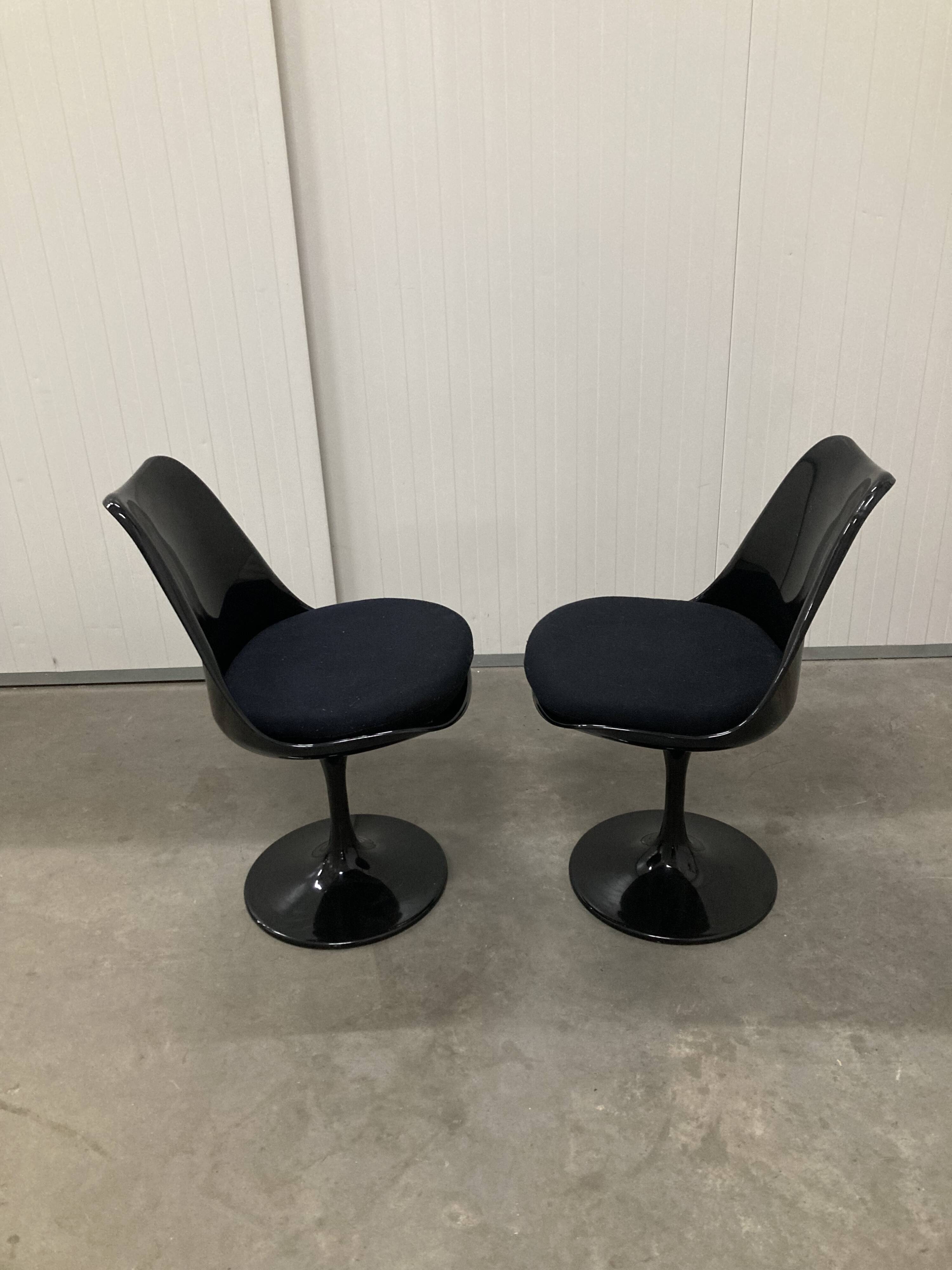 2 replica Saarinen Tulip chair black dining chair