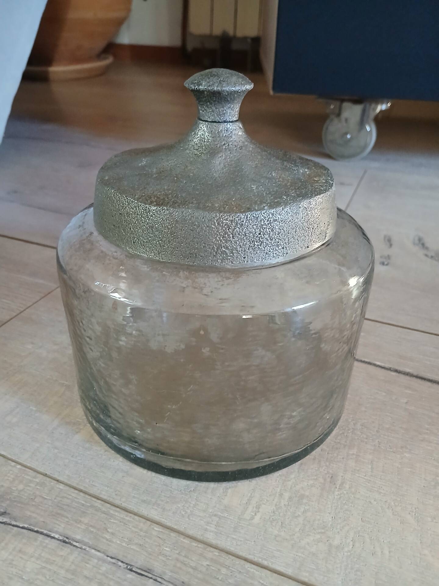 Bocal en verre + couvercle en métal