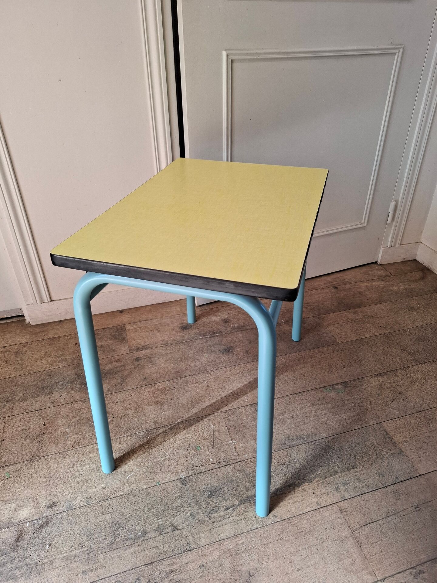 Child's desk