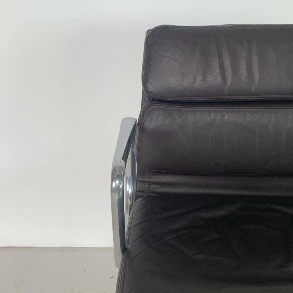 Fauteuil Eames pour Herman Miller Pad Group Chair