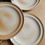 service of 7 vintage plates in Marais sandstone