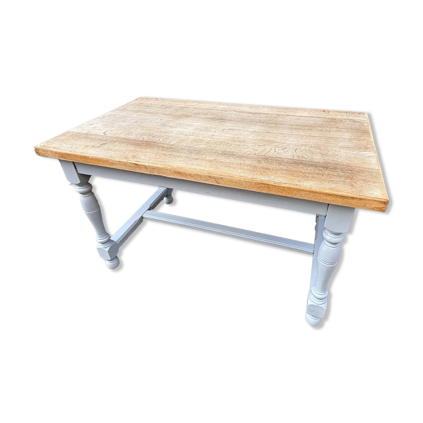 Rustic Provençal oak table