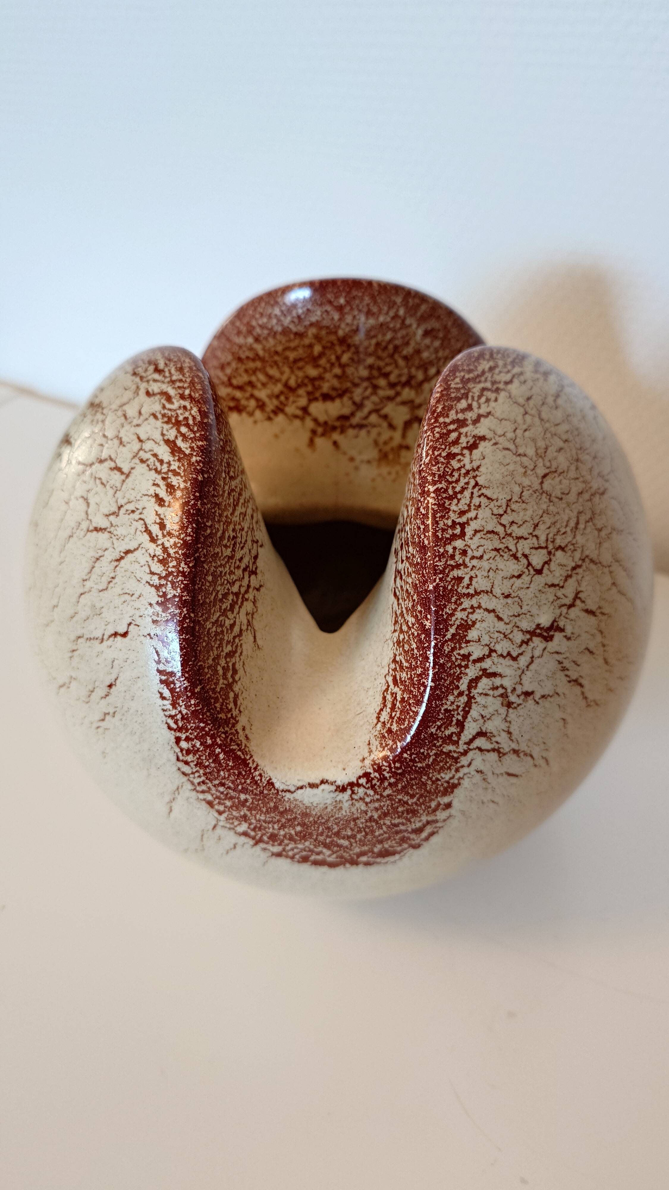 Bertoncello Ceramics Vase – Italian sculptural design – 1970s