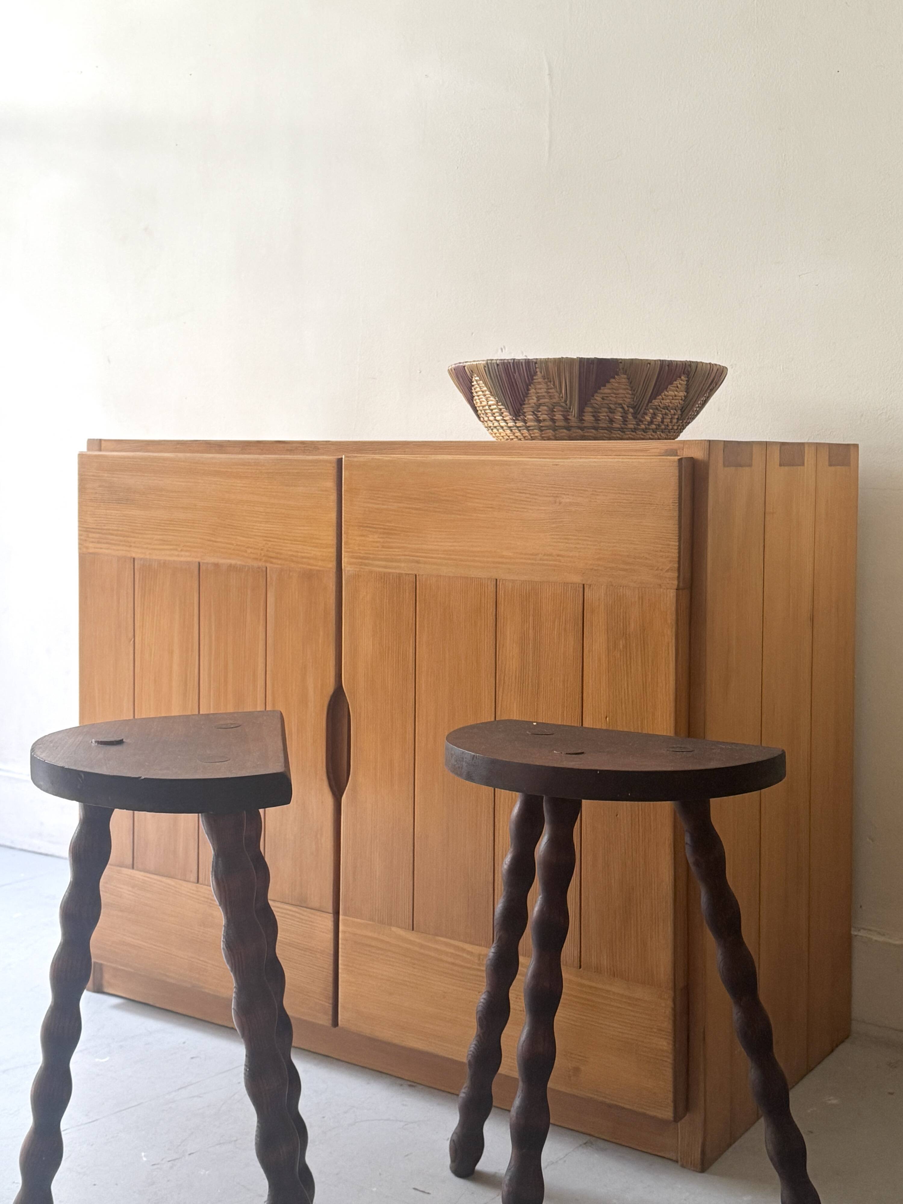 Buffet design en bois orme & pin collection Savoie, Maison Regain 1970