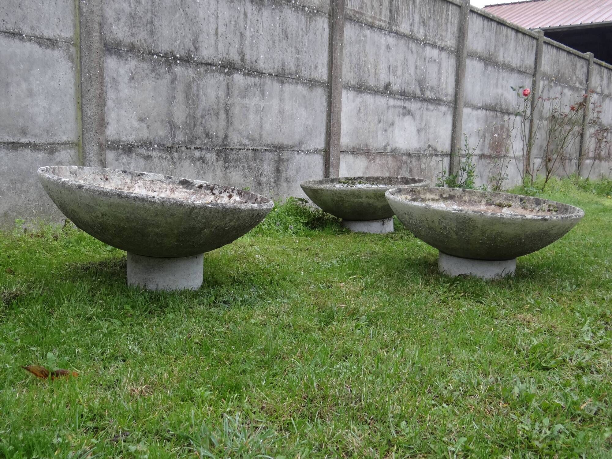 Series of three concrete planters design René Pechère edited by Eternit 1958
