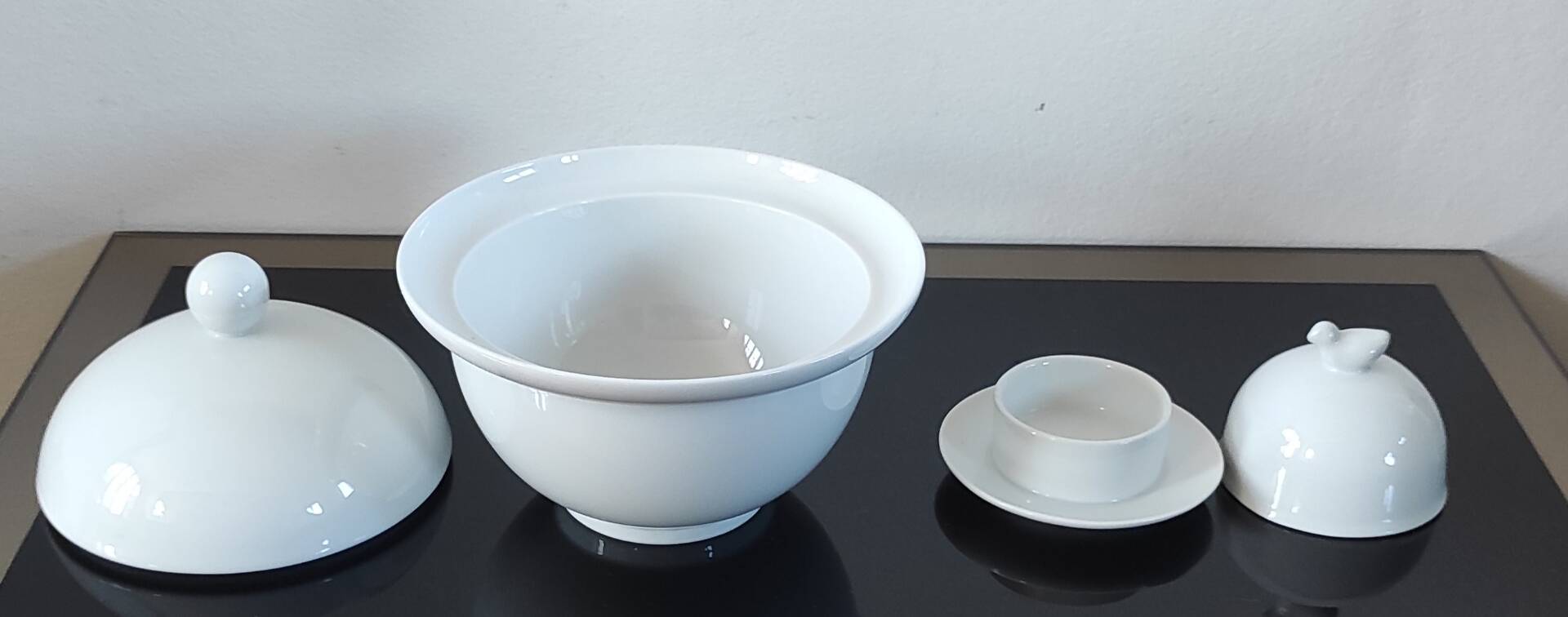 Ensemble de table vintage en porcelaine blanche