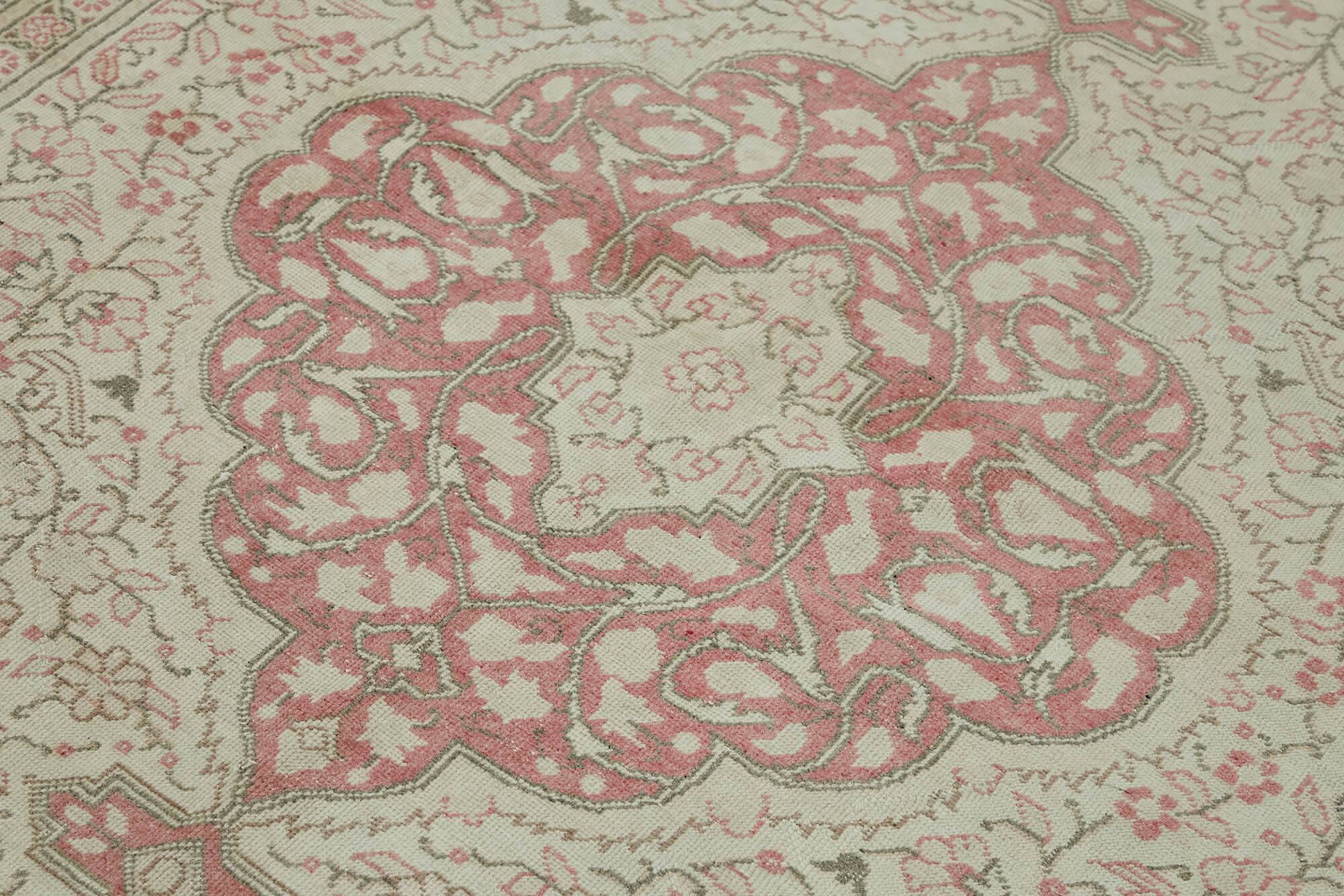 Turkish Vintage Anatolian Rug 153 cm x 220 cm