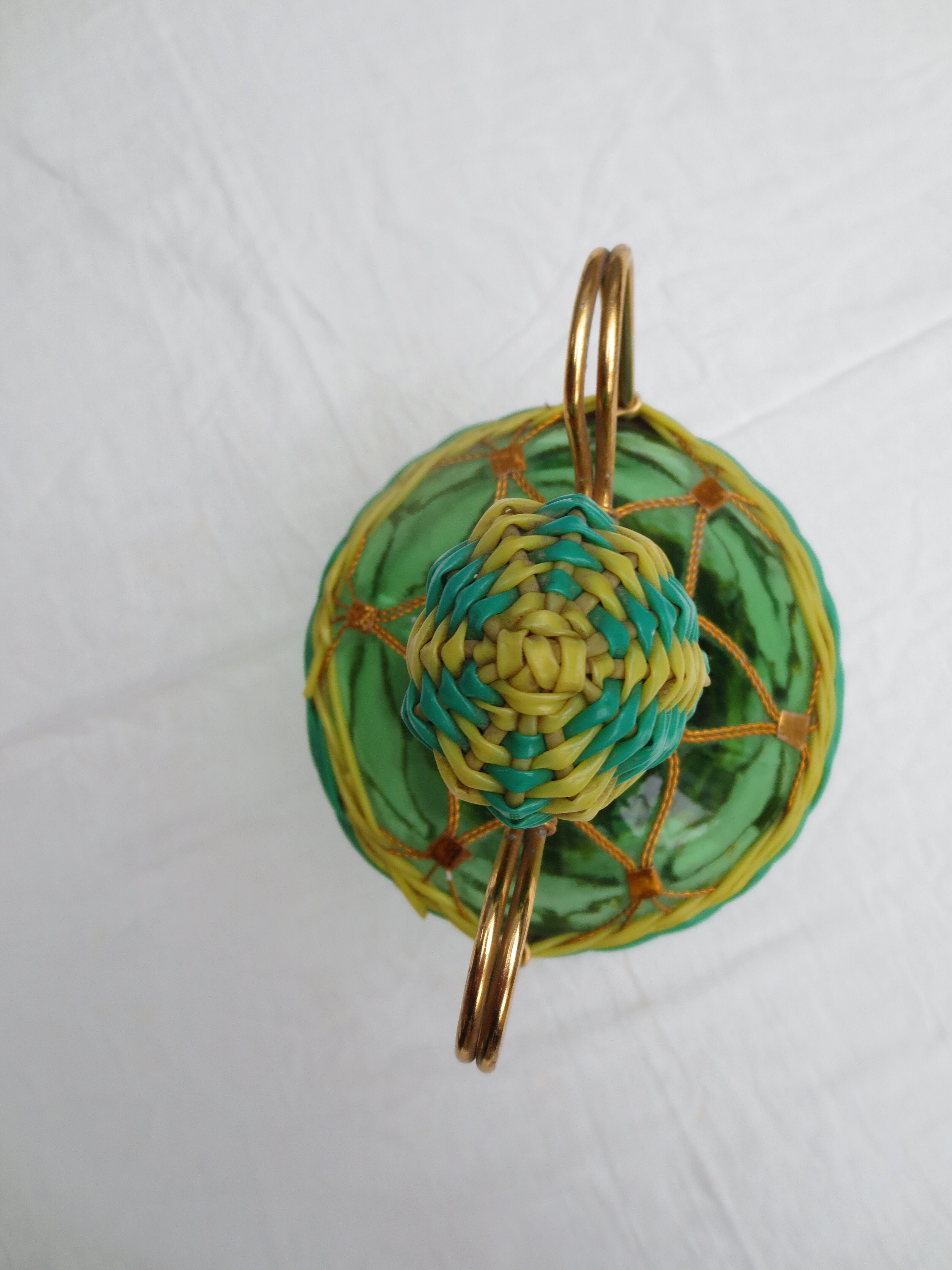 Vintage carafe scoubidou