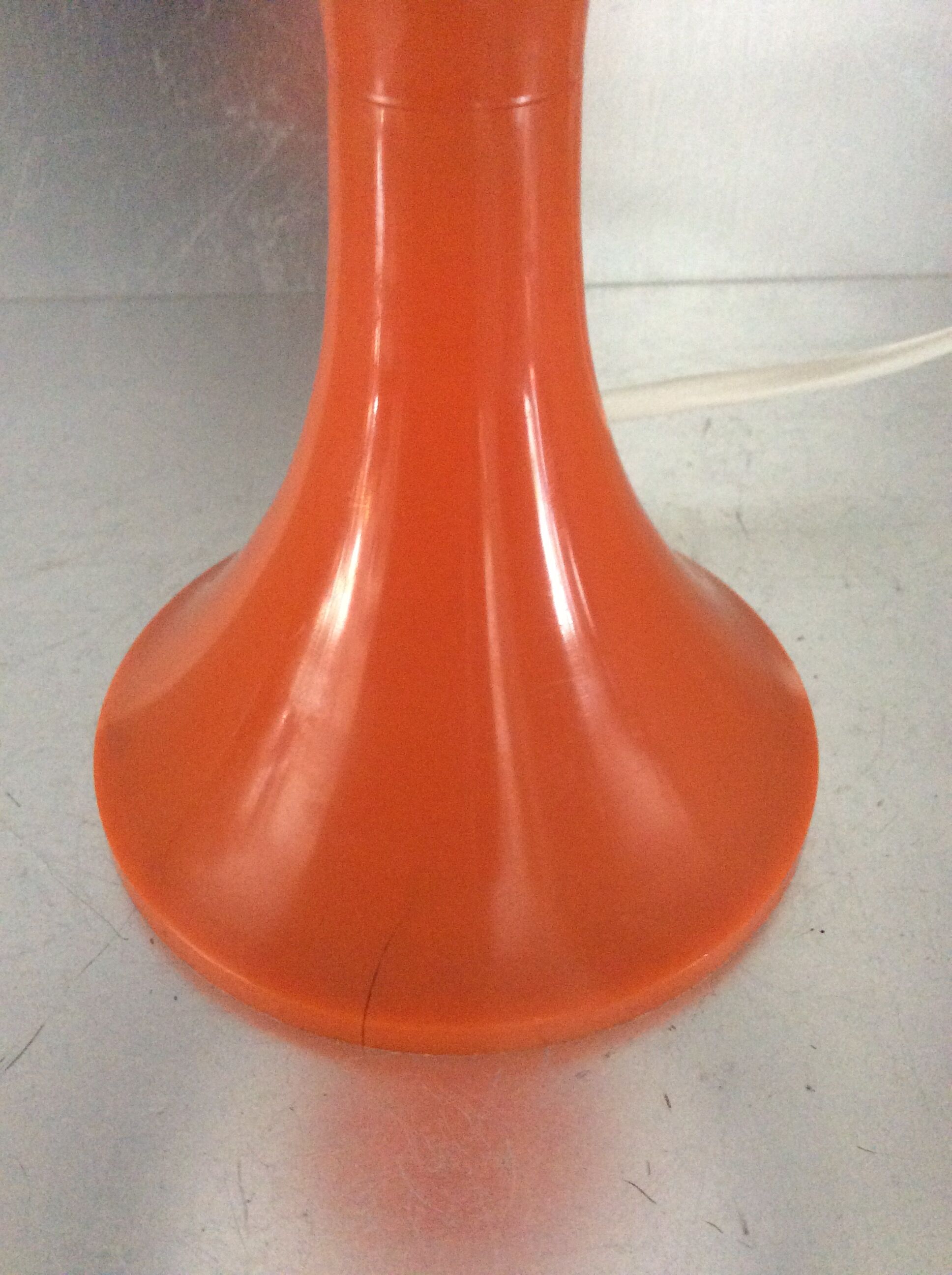 Lampe boule pied tulipe des années 60-70