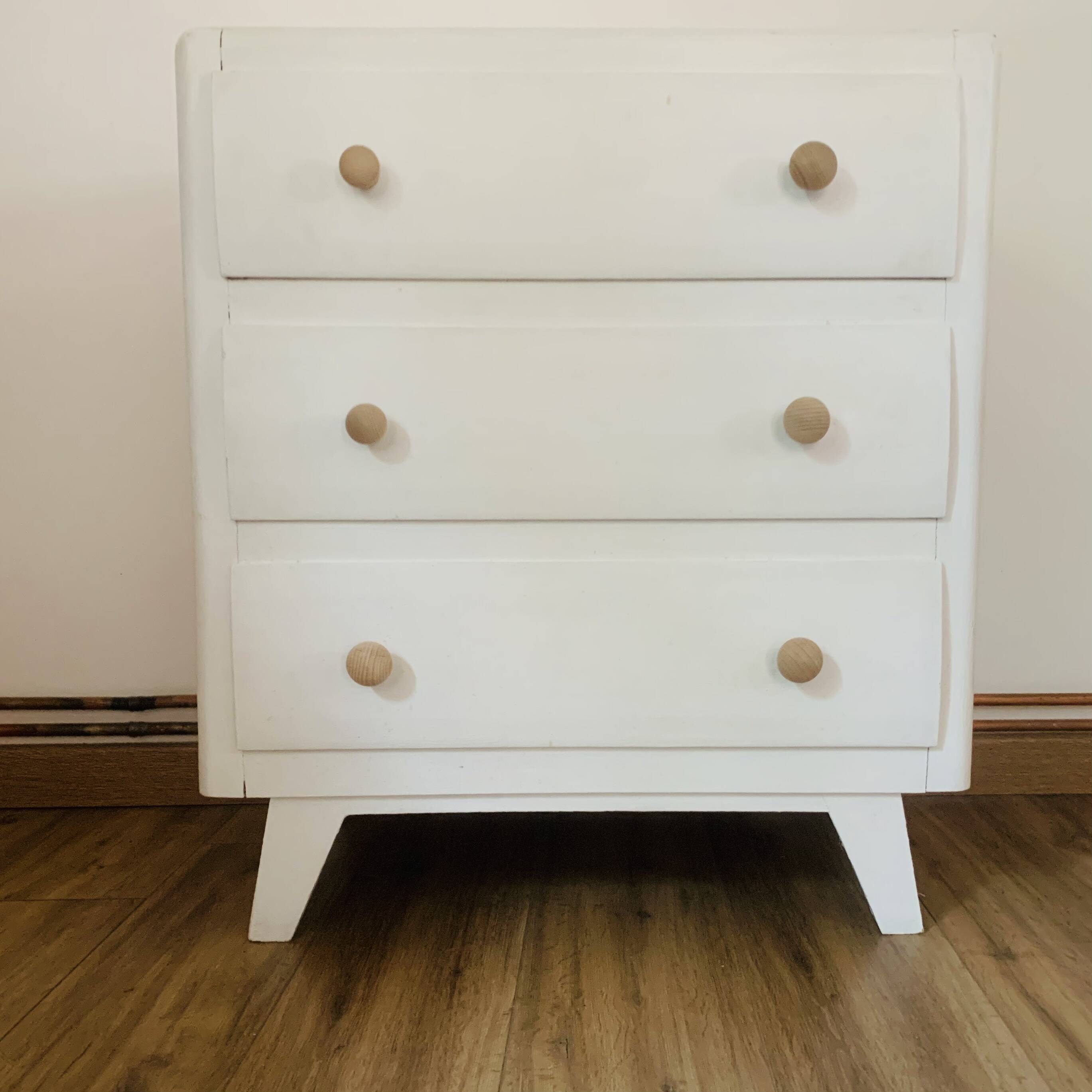 Vintage chest of drawers