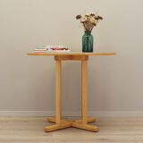 Table ronde en hêtre, design danois, années 1990, production: Danemark