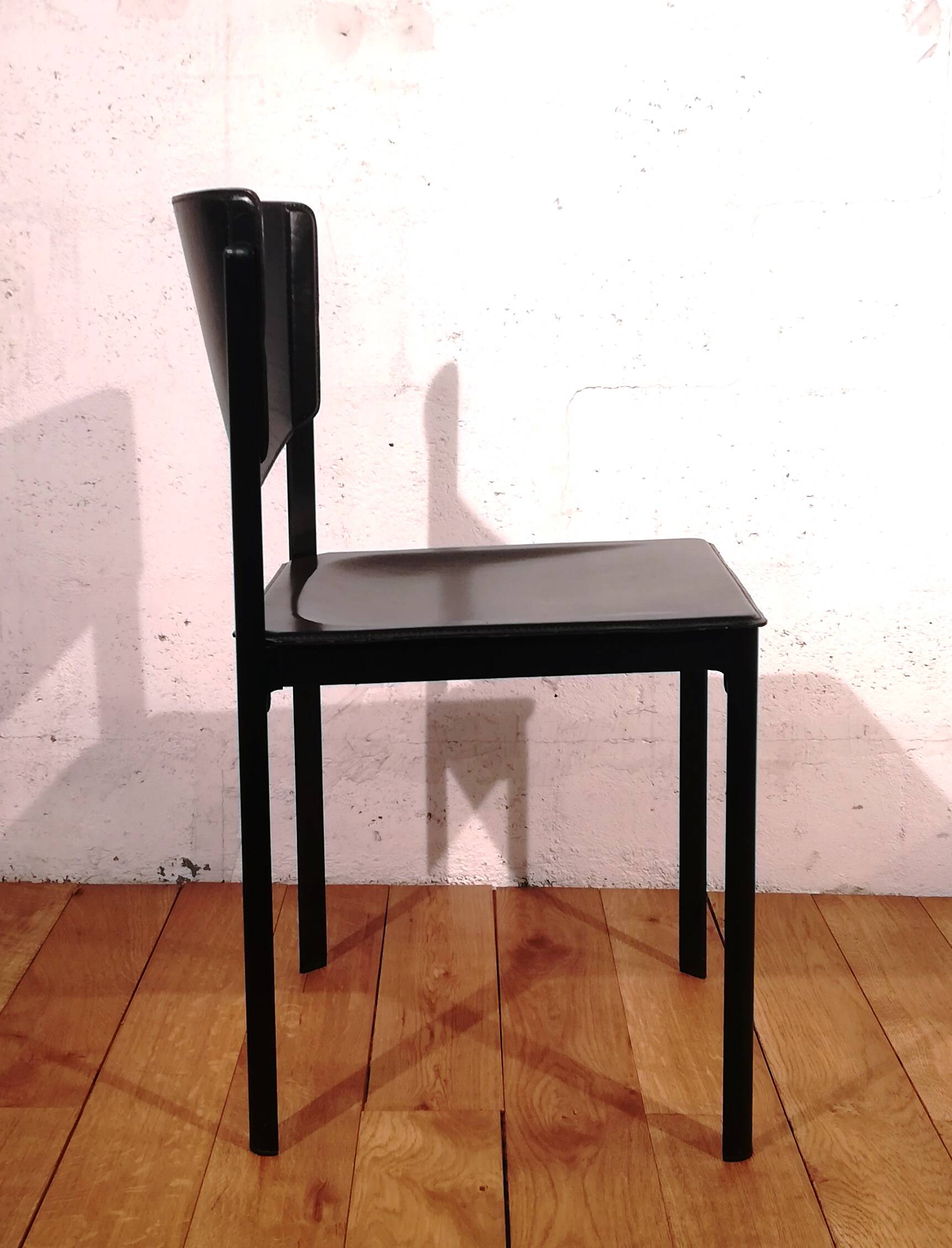 Set of 4 Matteo Grassi dining room chairs
