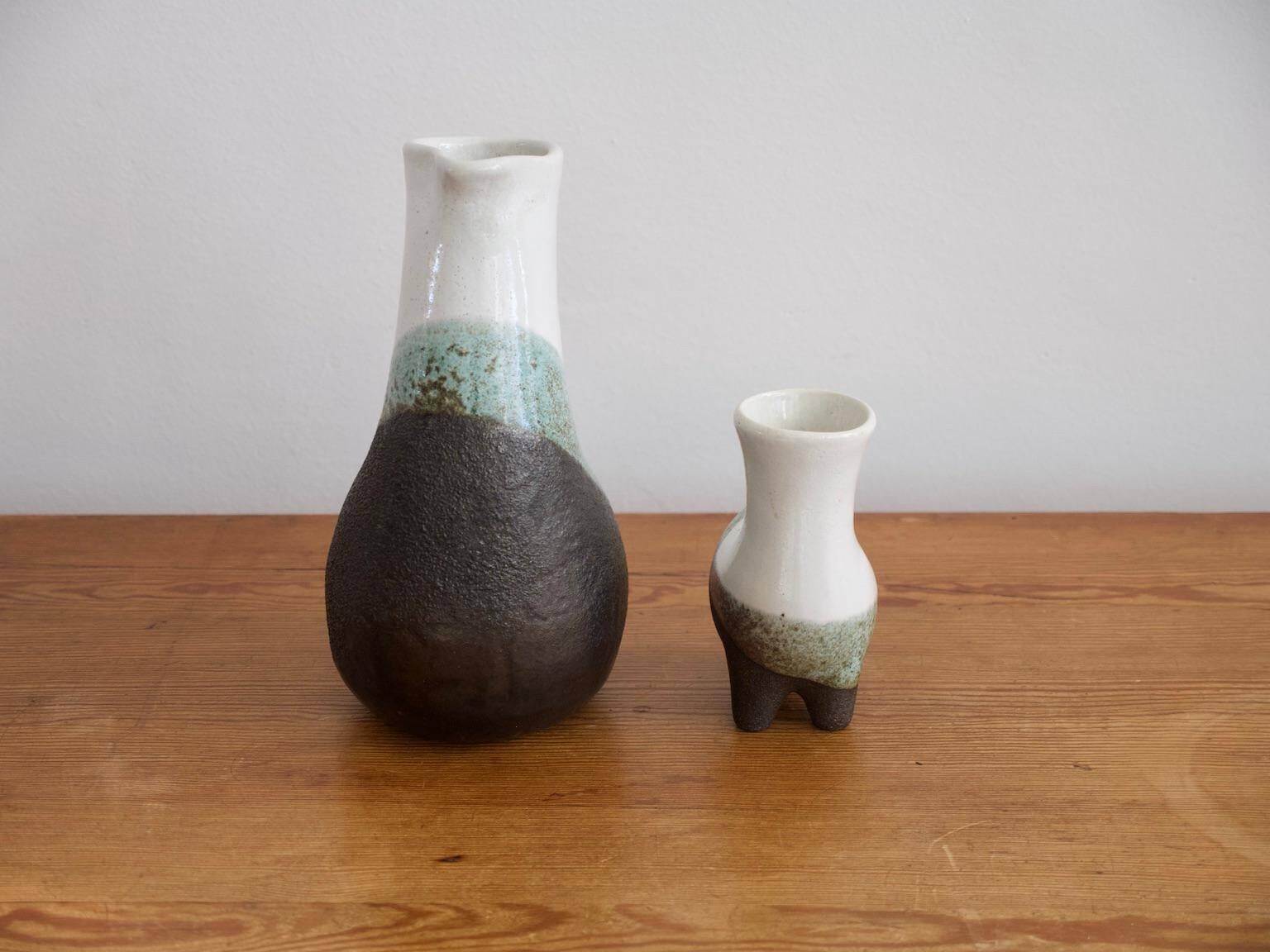 Ensemble de pichet et vase en faïence émaillée de Gilbert Valentin