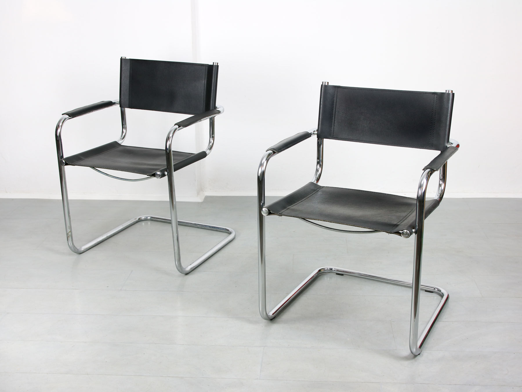 Vintage Bauhaus Cantilever S34 Leather Chair