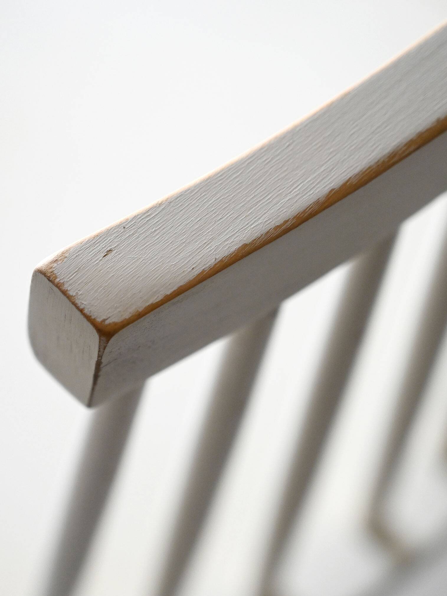 Set of 6 White Pinstolar Chairs