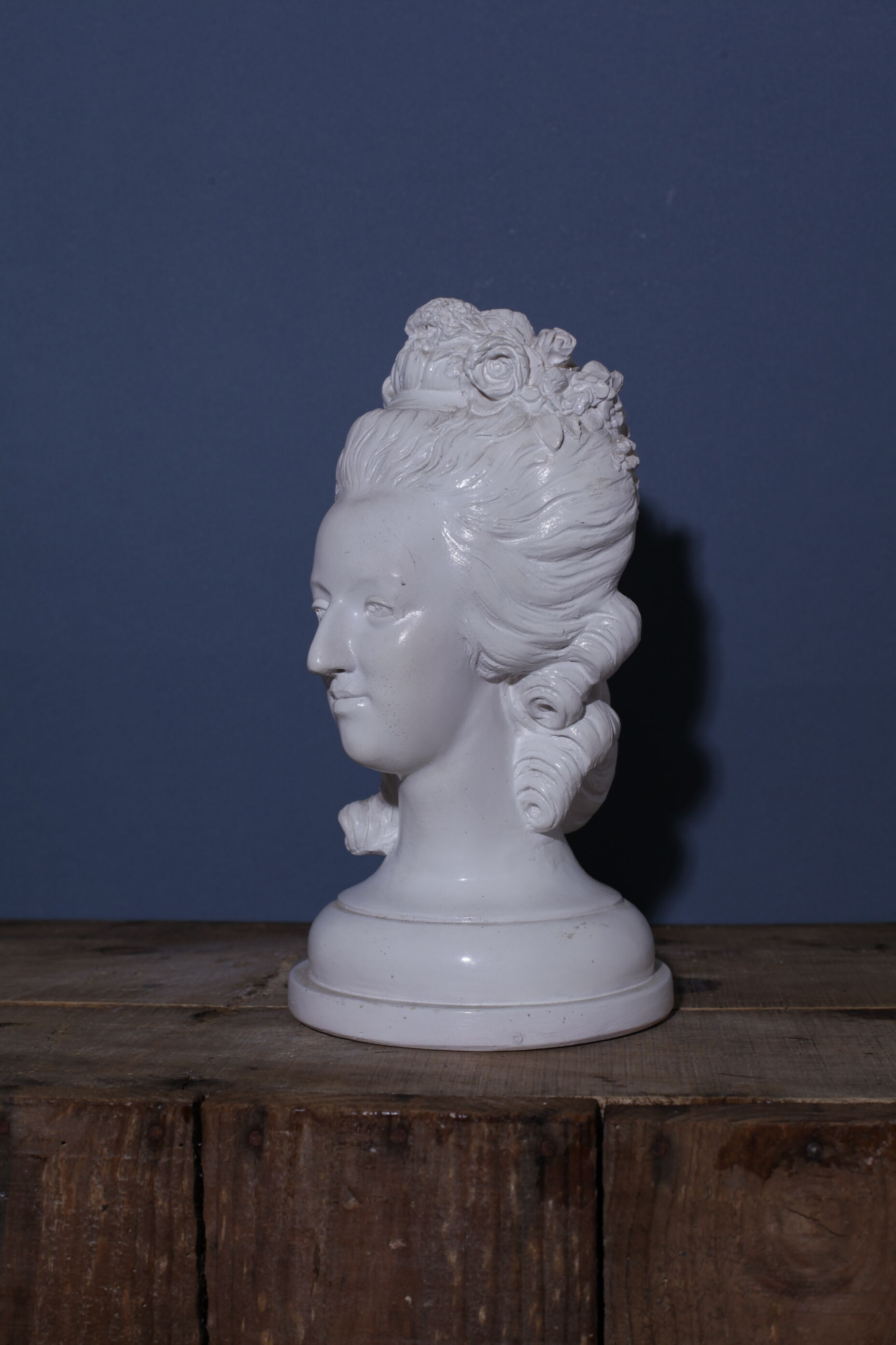 Bust plaster 18th woman