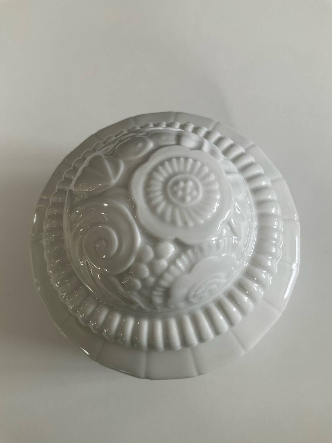 Vintage Limoges porcelain bonbonnière