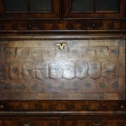 Antique Georgian Display Cabinet in Oyster Veneer circa 1780