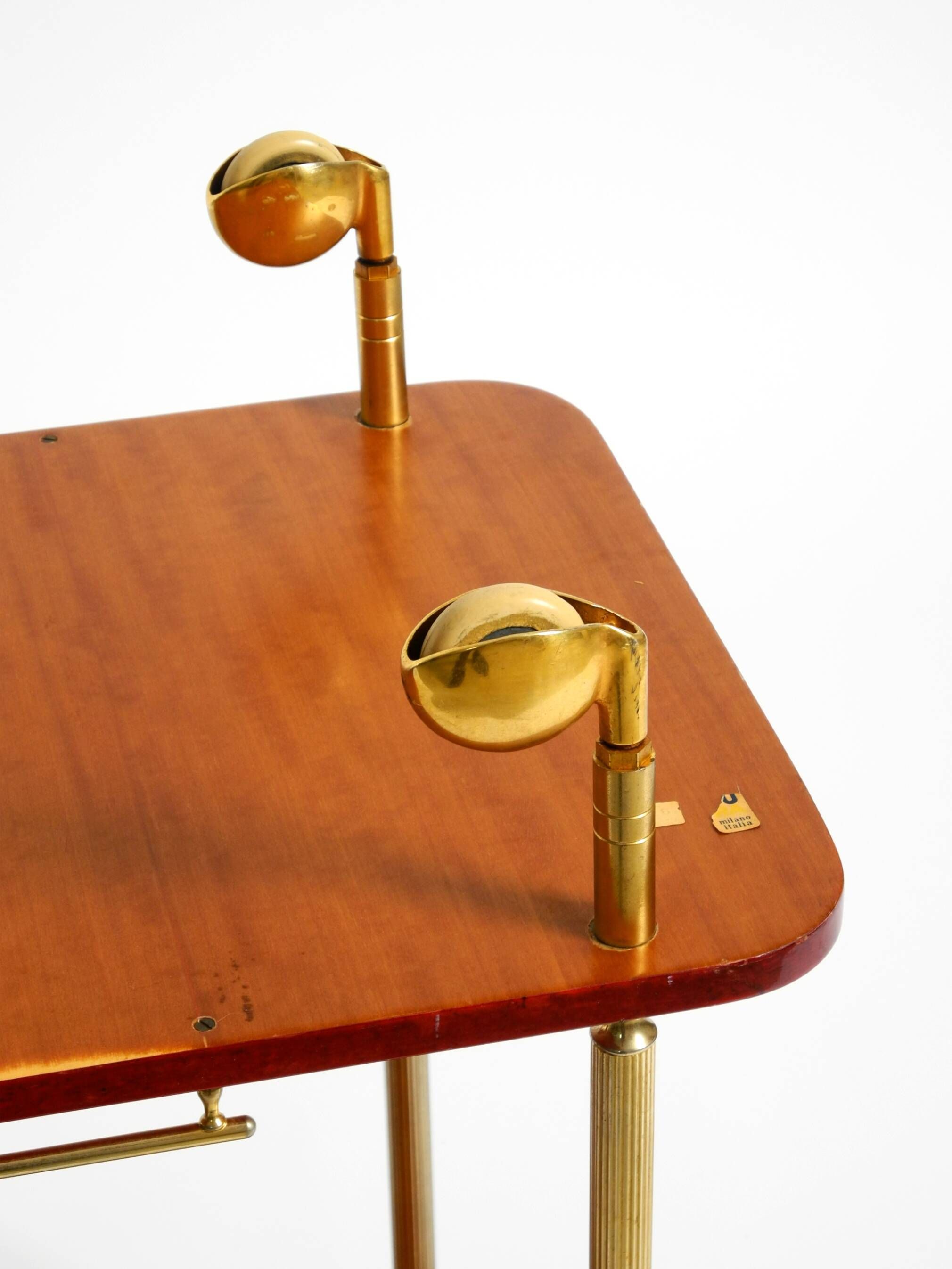 Superbe grand chariot de service en peau de chèvre rouge Aldo Tura des années 1960 | Fabriqué en Italie